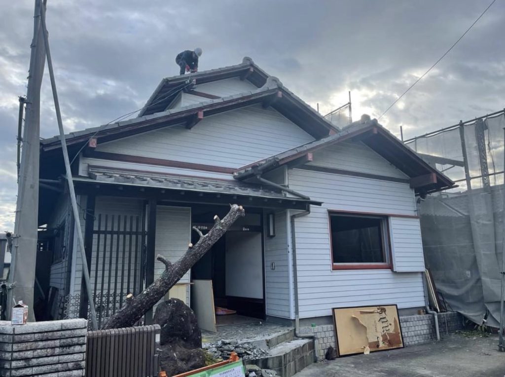 木造瓦葺二階建